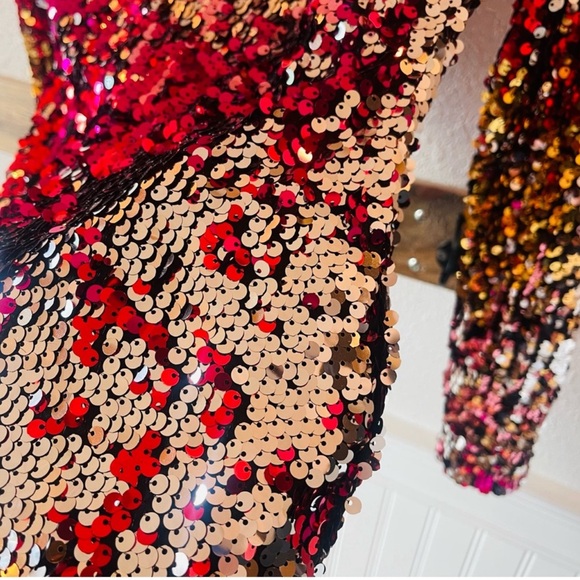 H:ours sequin plunge mini dress - Picture 3 of 5